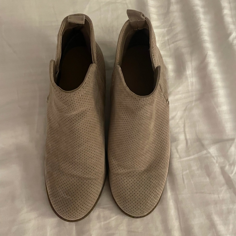 Universal Thread Booties